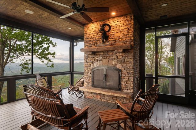 376 Wandering Trail, Waynesville, NC 28785