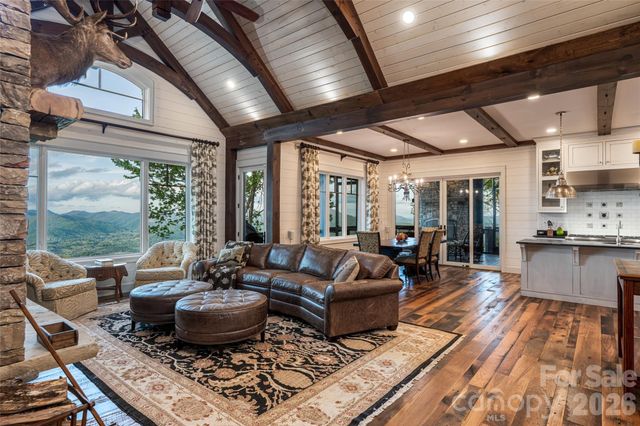 376 Wandering Trail, Waynesville, NC 28785
