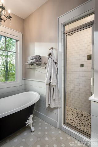 376 Wandering Trail, Waynesville, NC 28785