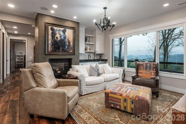 376 Wandering Trail, Waynesville, NC 28785