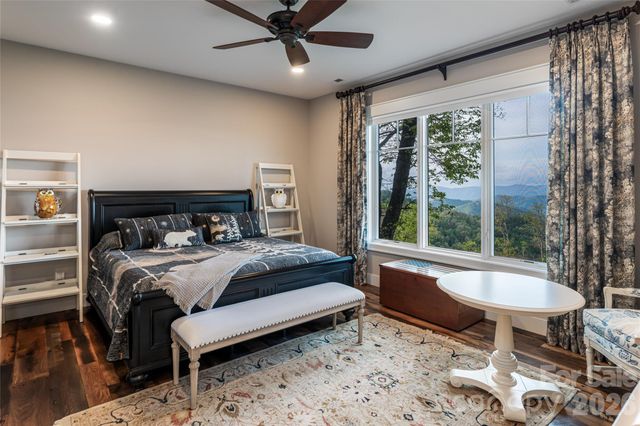 376 Wandering Trail, Waynesville, NC 28785