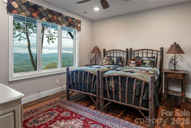 376 Wandering Trail, Waynesville, NC 28785