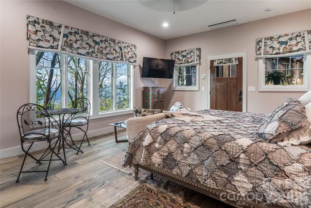 376 Wandering Trail, Waynesville, NC 28785