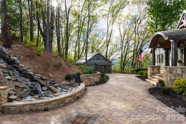 376 Wandering Trail, Waynesville, NC 28785