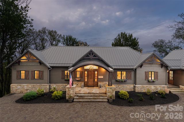 376 Wandering Trail, Waynesville, NC 28785
