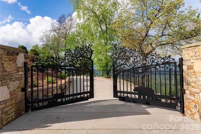 376 Wandering Trail, Waynesville, NC 28785