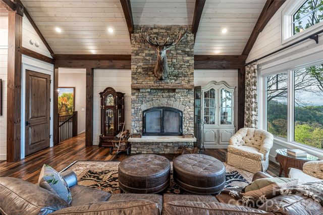 376 Wandering Trail, Waynesville, NC 28785