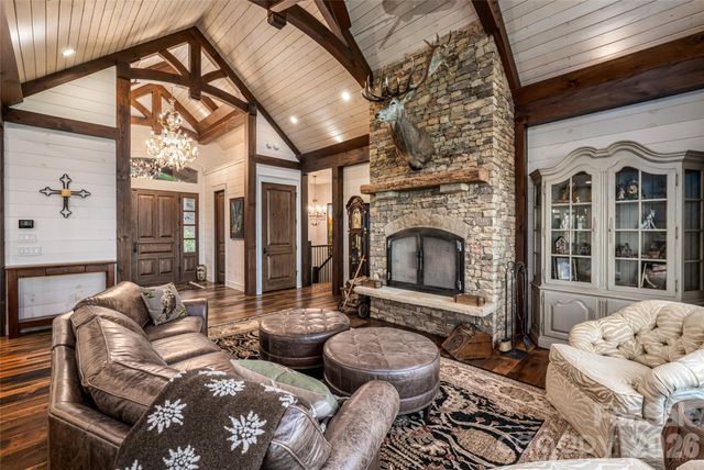 376 Wandering Trail, Waynesville, NC 28785