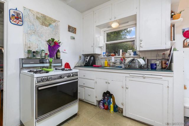 4438-44 Campus, San Diego, CA 92116