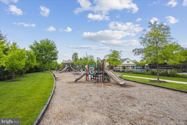 25000 FALLING BROOK CIR, Aldie, VA 20105