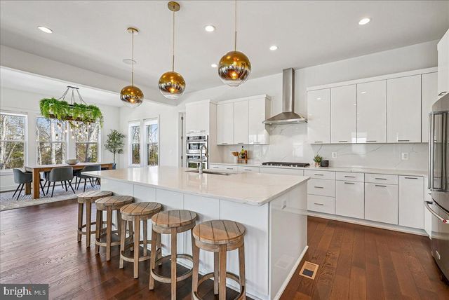 25000 FALLING BROOK CIR, Aldie, VA 20105