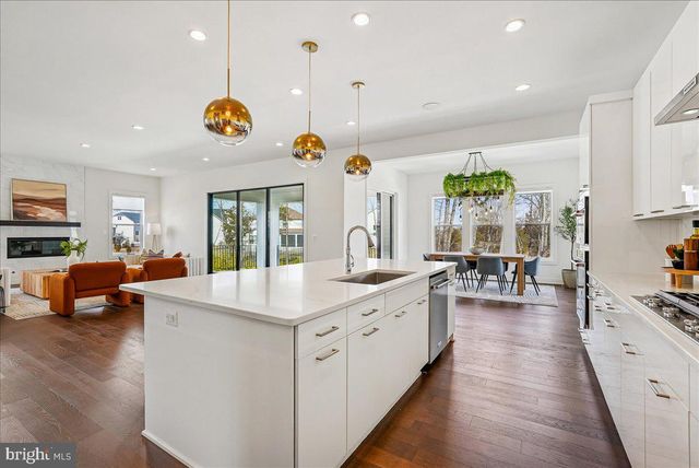 25000 FALLING BROOK CIR, Aldie, VA 20105