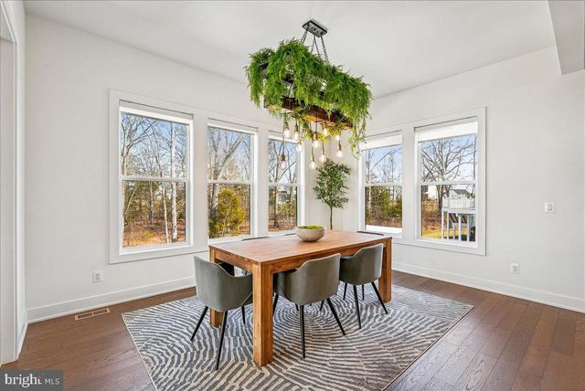 25000 FALLING BROOK CIR, Aldie, VA 20105