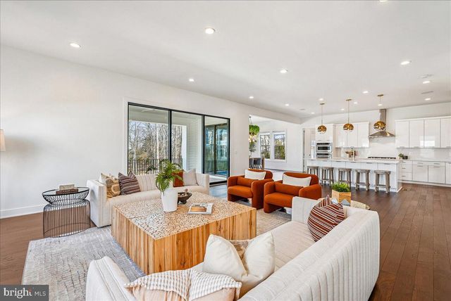 25000 FALLING BROOK CIR, Aldie, VA 20105