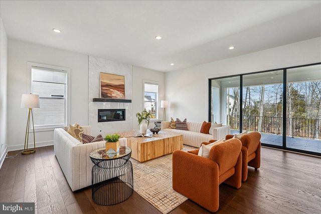 25000 FALLING BROOK CIR, Aldie, VA 20105