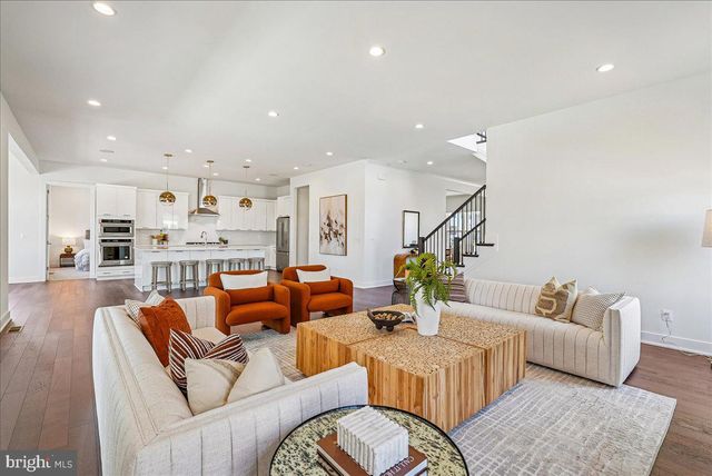 25000 FALLING BROOK CIR, Aldie, VA 20105