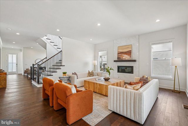 25000 FALLING BROOK CIR, Aldie, VA 20105