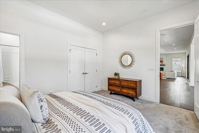 25000 FALLING BROOK CIR, Aldie, VA 20105