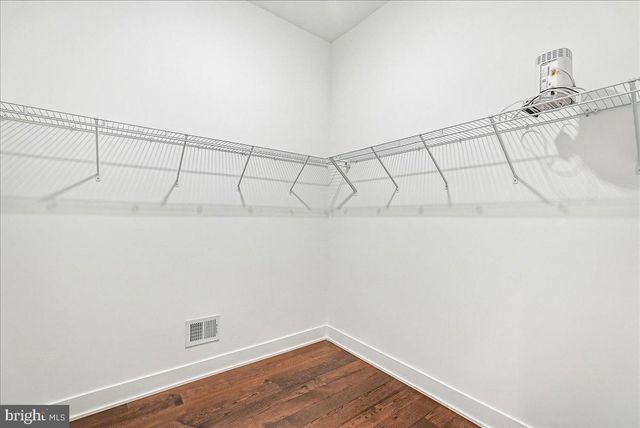 25000 FALLING BROOK CIR, Aldie, VA 20105