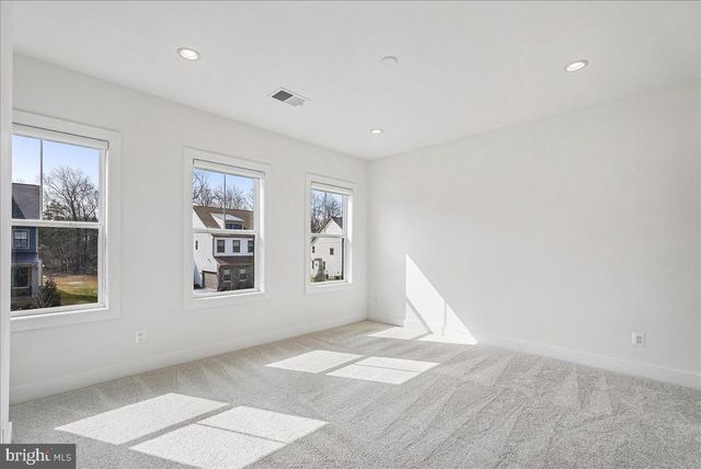 25000 FALLING BROOK CIR, Aldie, VA 20105