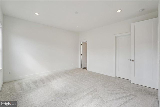 25000 FALLING BROOK CIR, Aldie, VA 20105