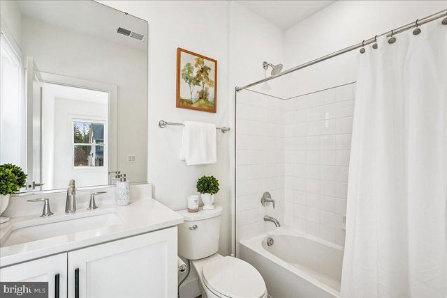 25000 FALLING BROOK CIR, Aldie, VA 20105