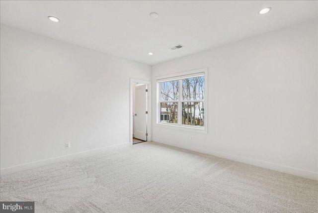 25000 FALLING BROOK CIR, Aldie, VA 20105