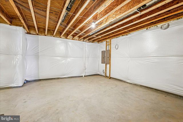 25000 FALLING BROOK CIR, Aldie, VA 20105