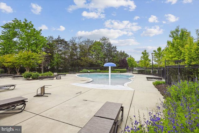 25000 FALLING BROOK CIR, Aldie, VA 20105