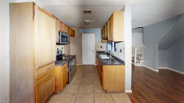 134 Wexford DR E, Suffolk, VA 23434