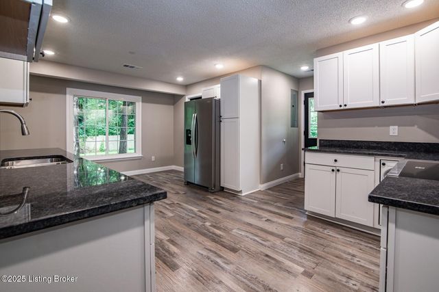 230 Ghen Rd, Brandenburg, KY 40108