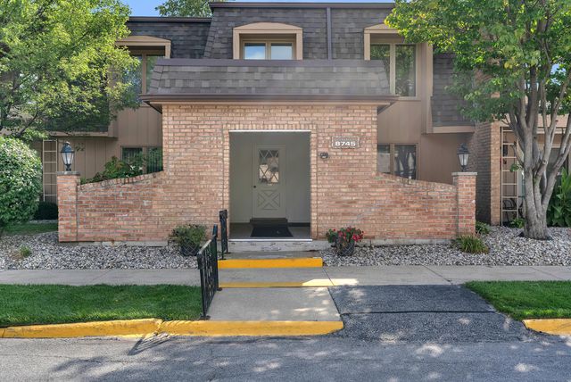 8745 Janeway Court J3, Munster, IN 46321