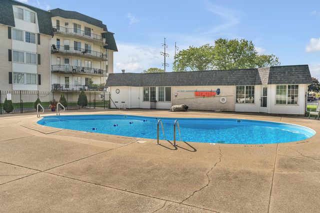 8745 Janeway Court J3, Munster, IN 46321