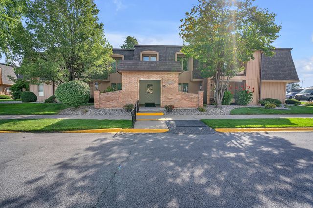 8745 Janeway Court J3, Munster, IN 46321