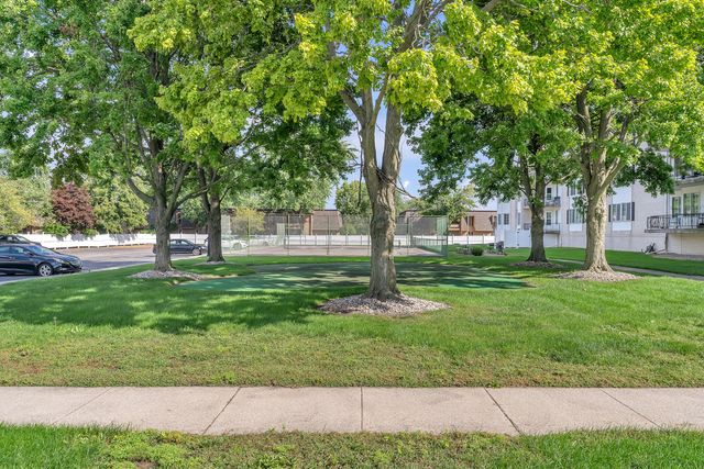 8745 Janeway Court J3, Munster, IN 46321