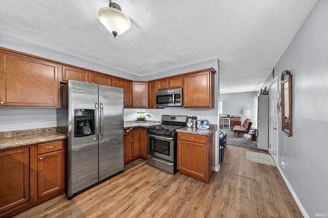 1255 Ebeling Drive, South Bend, IN 46615