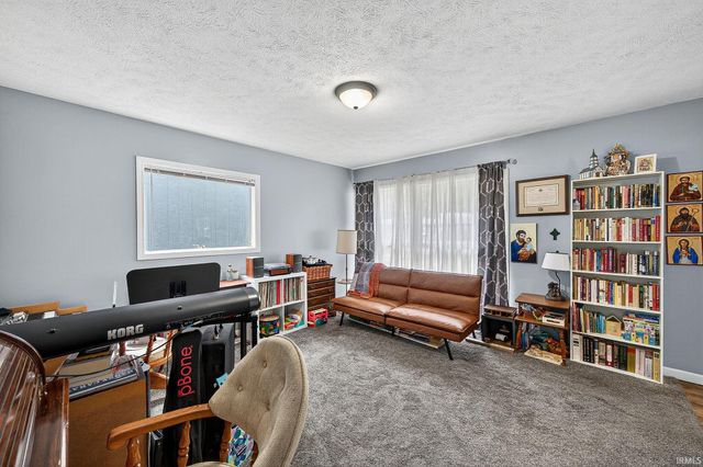 1255 Ebeling Drive, South Bend, IN 46615