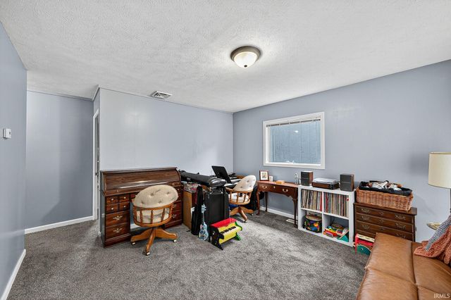 1255 Ebeling Drive, South Bend, IN 46615