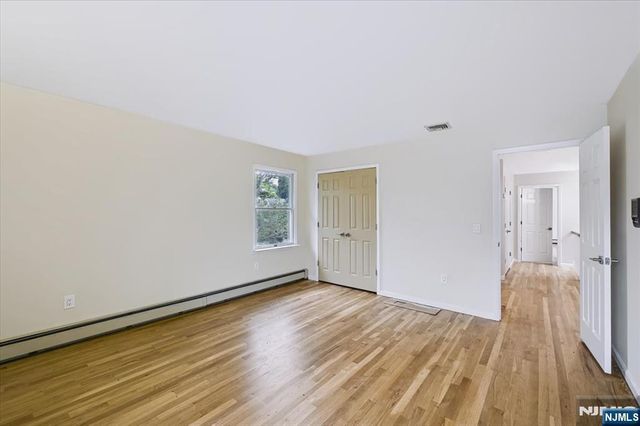 156 River Road, New Milford, NJ 07646