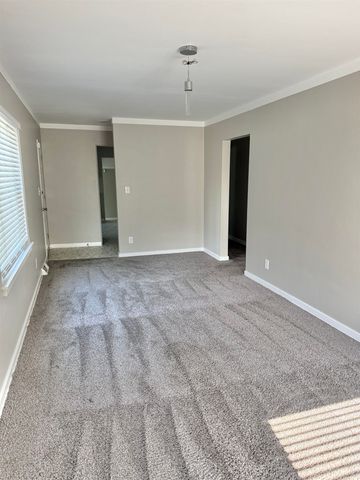108 S Monroe Street, Bay City, MI 48708