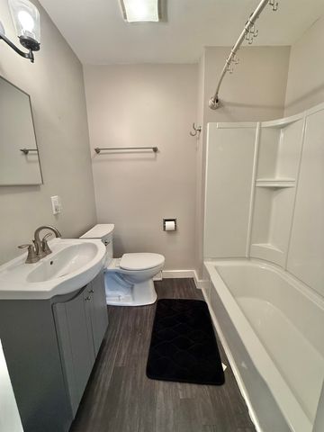 108 S Monroe Street, Bay City, MI 48708