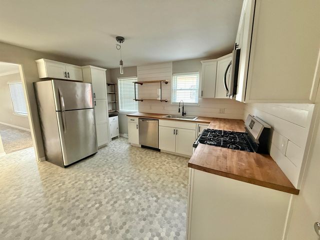 108 S Monroe Street, Bay City, MI 48708