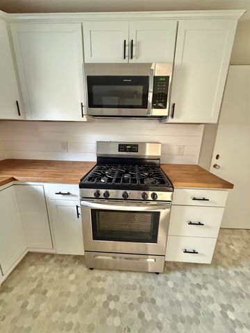 108 S Monroe Street, Bay City, MI 48708
