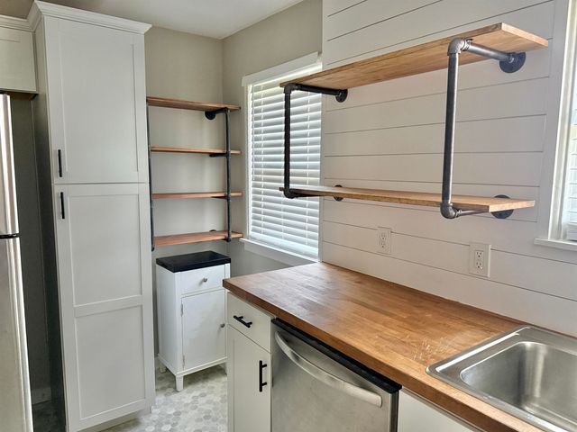 108 S Monroe Street, Bay City, MI 48708