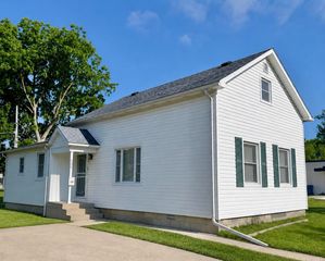 108 S Monroe Street, Bay City, MI 48708