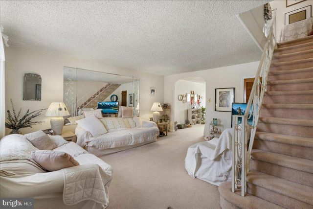 6621 WALKER ST, Philadelphia, PA 19135