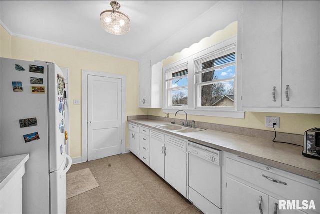 1615 SANTA FE Avenue, Chillicothe, IL 61523