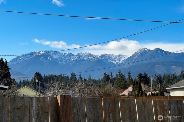 2367 E Fourth Avenue, Port Angeles, WA 98362