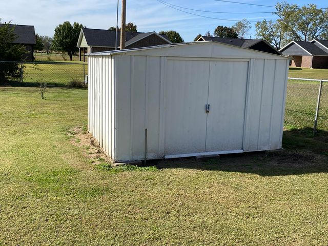 2122 P Street SW, Miami, OK 74354