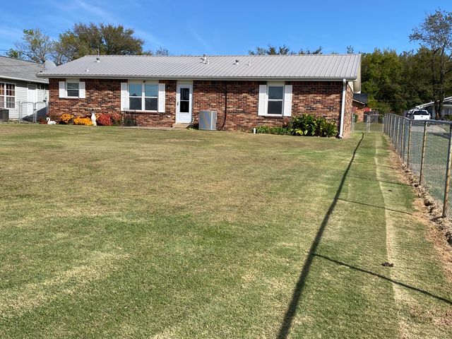 2122 P Street SW, Miami, OK 74354